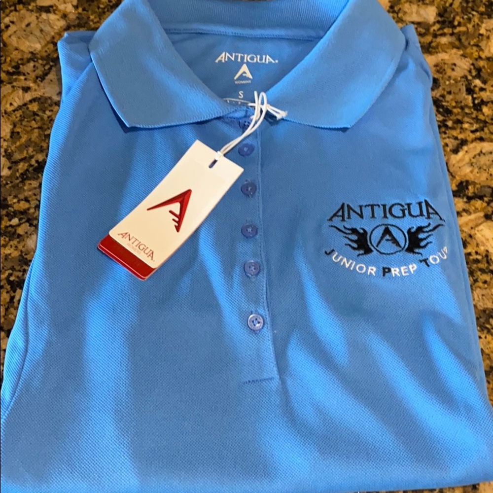 Women’s light weight golf shirt